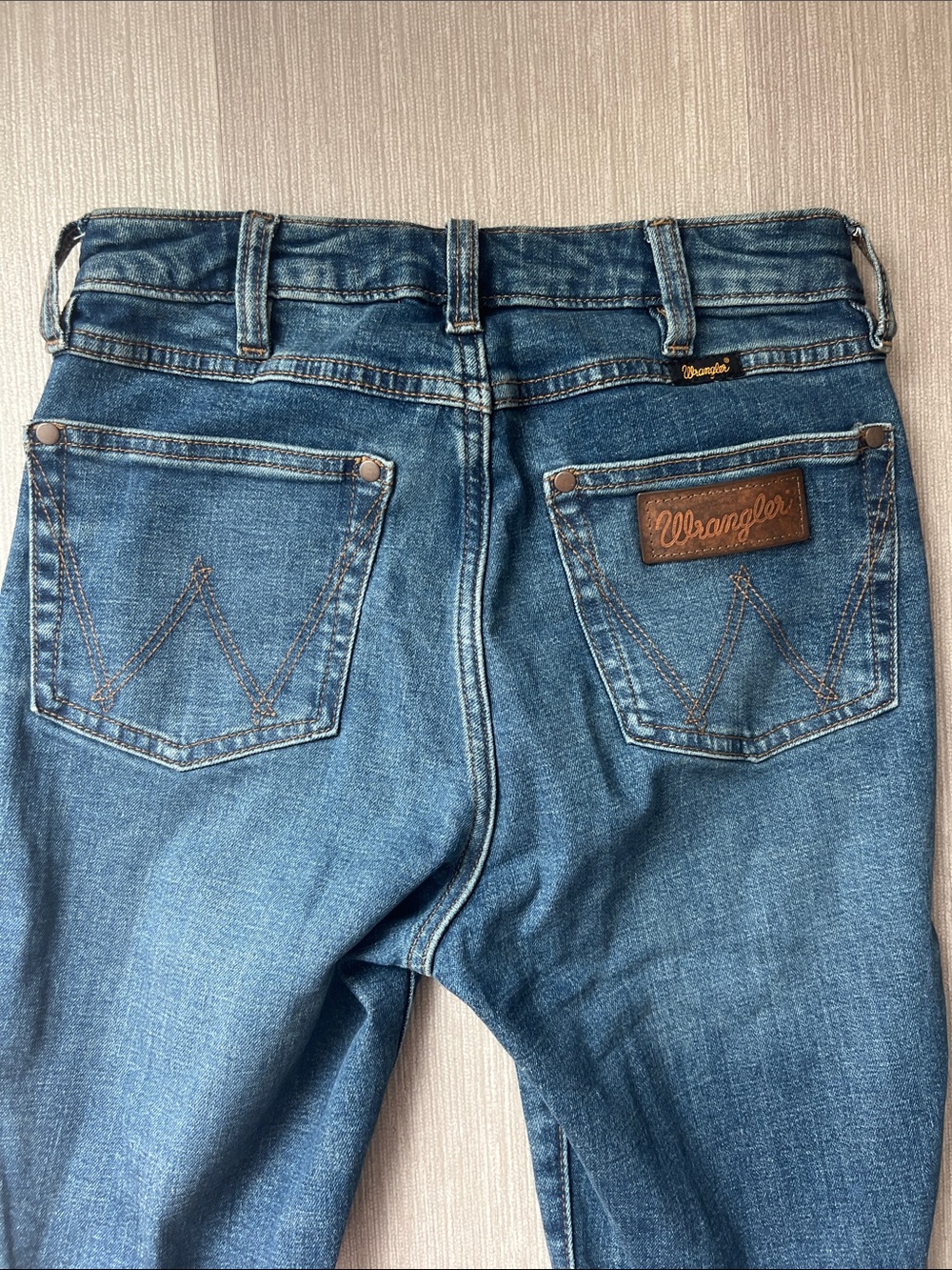 Wrangler elephant bell bottom jeans - Picture 4 of 6